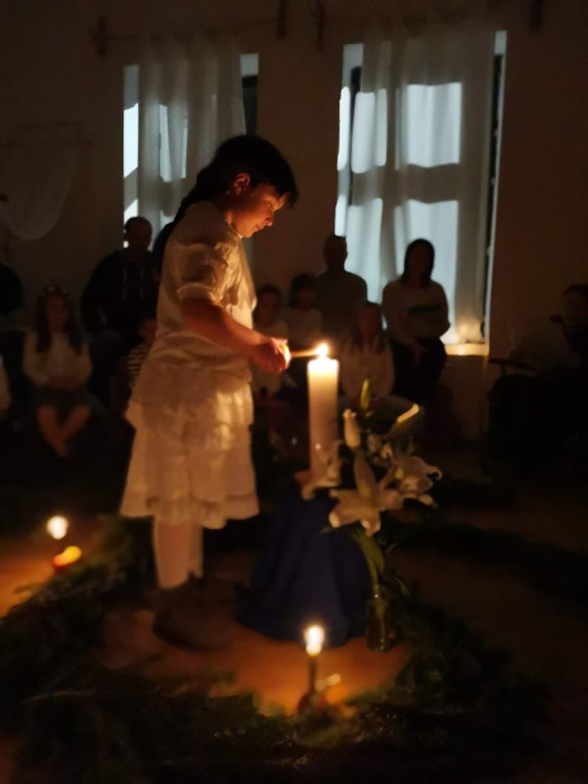 Közösségi pillanat a Kerekerdő Waldorf életéből
