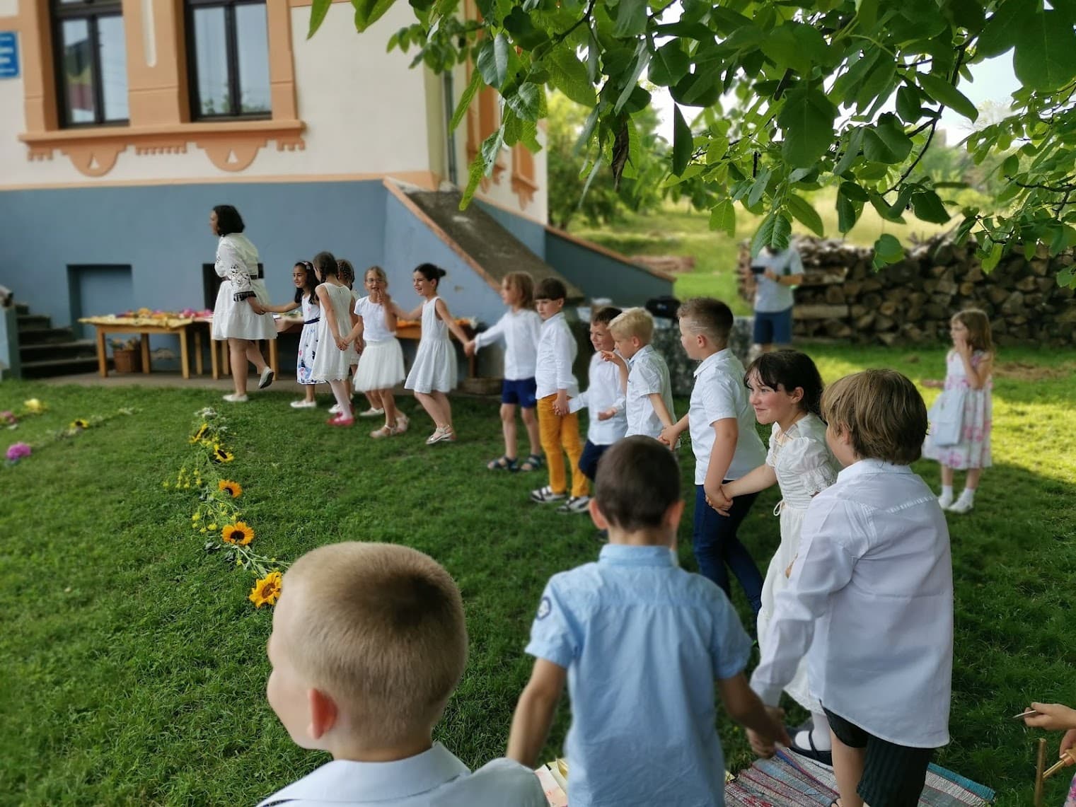 Közösségi pillanat a Kerekerdő Waldorf életéből